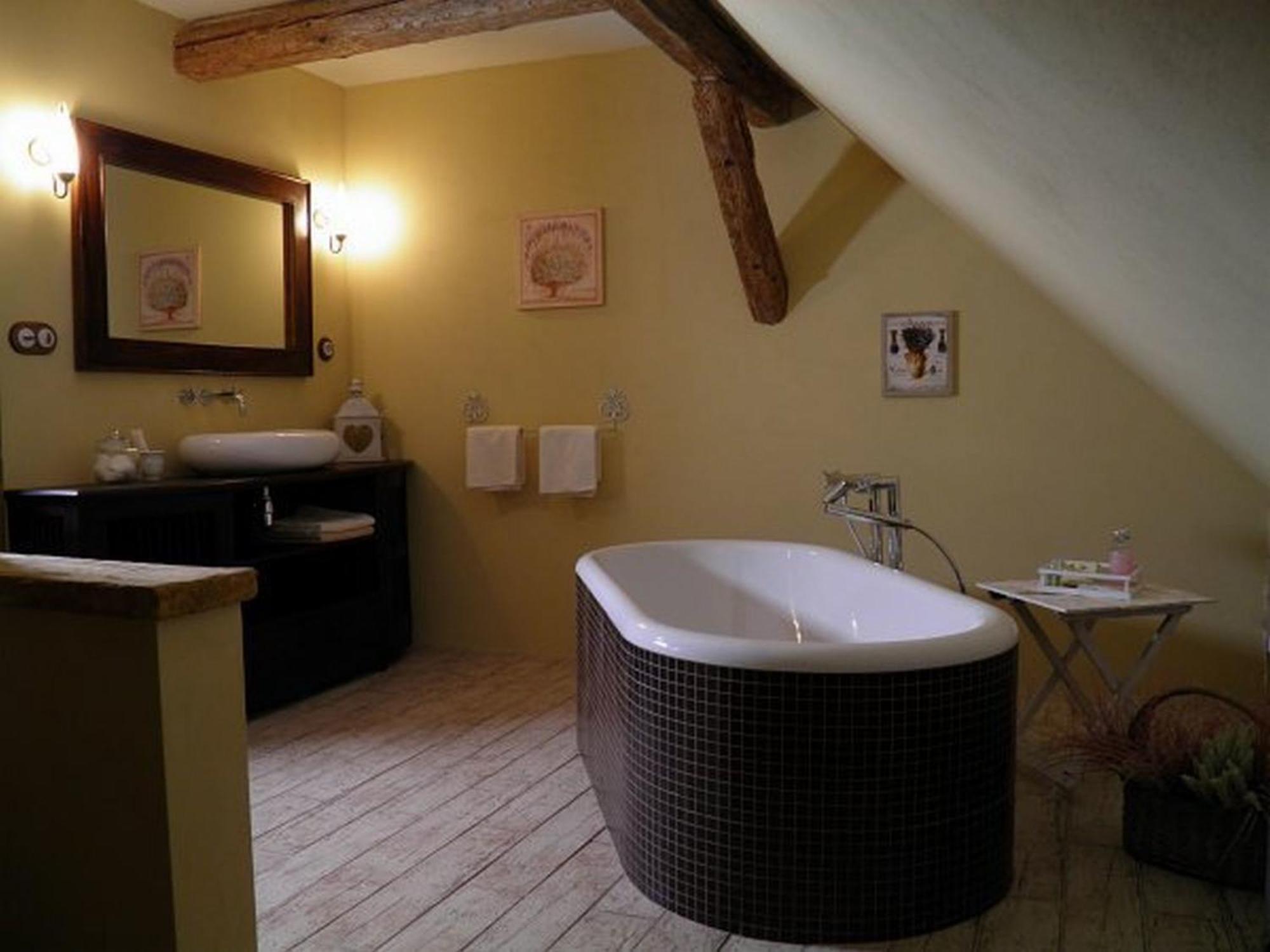 Dvur Olsiny -Hotel And Horse-Riding Karvina Ruang foto
