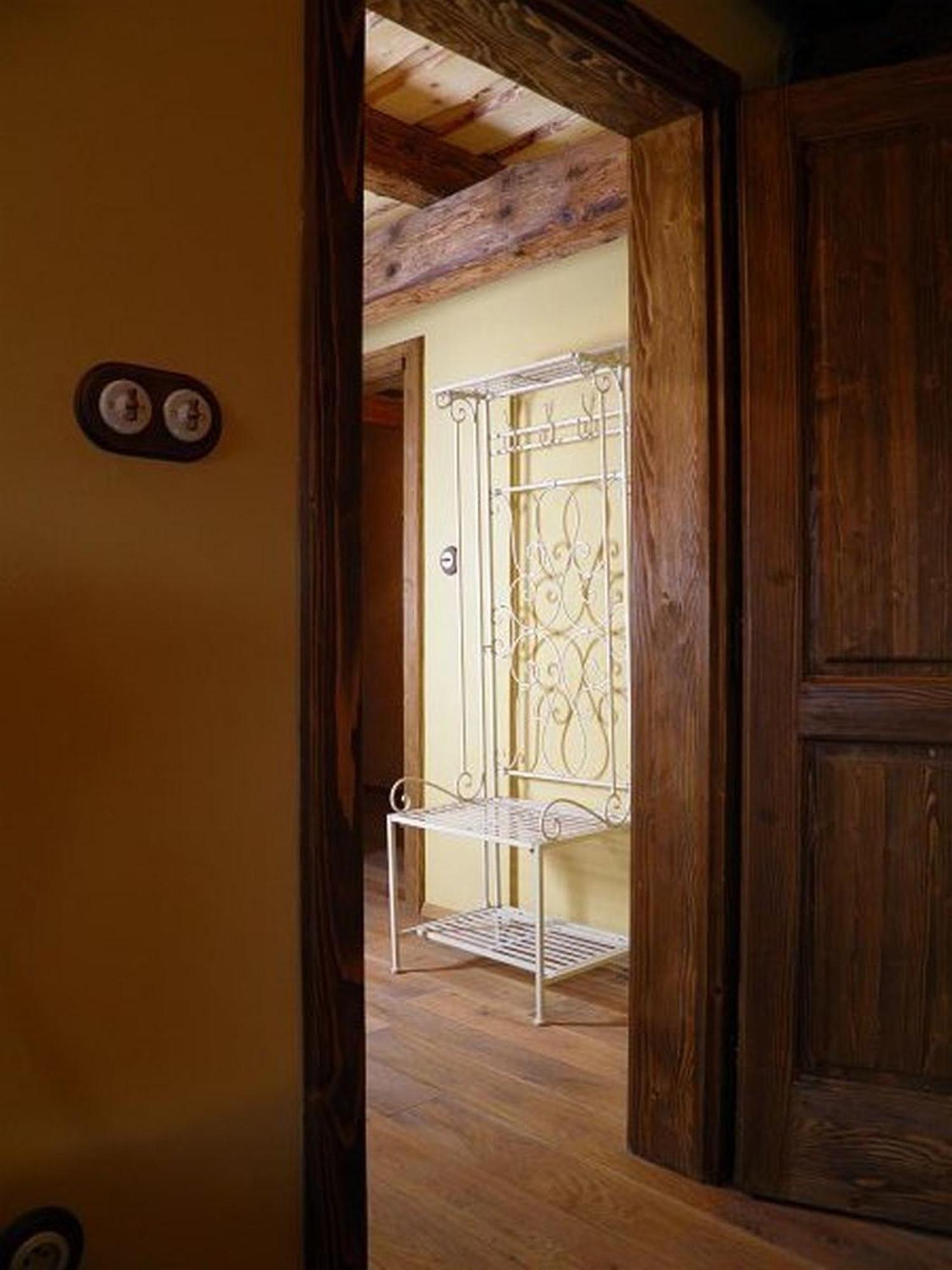Dvur Olsiny -Hotel And Horse-Riding Karvina Ruang foto
