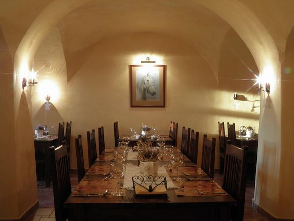 Dvur Olsiny -Hotel And Horse-Riding Karvina Bagian luar foto