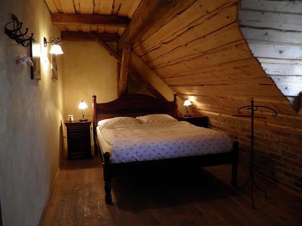 Dvur Olsiny -Hotel And Horse-Riding Karvina Bagian luar foto
