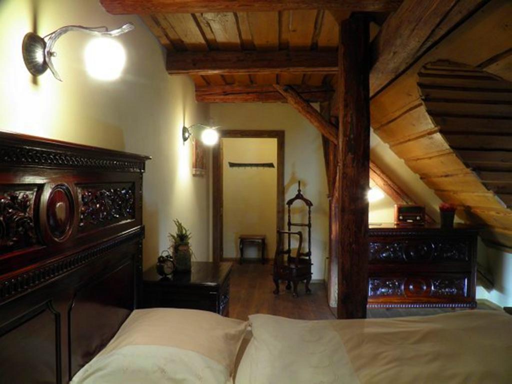 Dvur Olsiny -Hotel And Horse-Riding Karvina Ruang foto