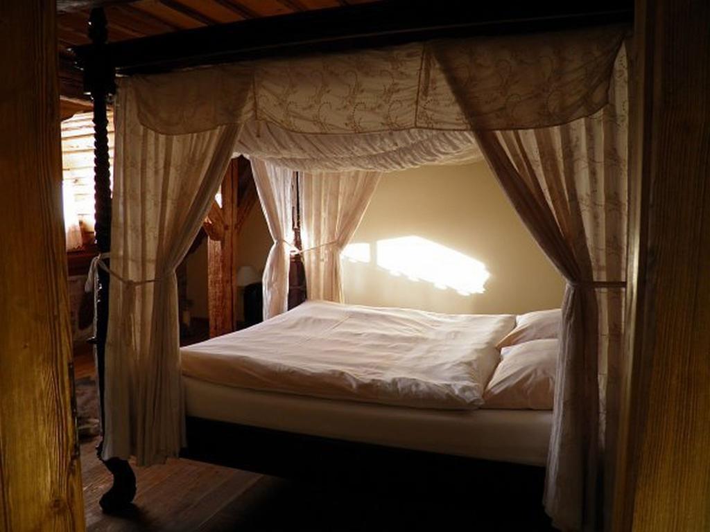 Dvur Olsiny -Hotel And Horse-Riding Karvina Ruang foto