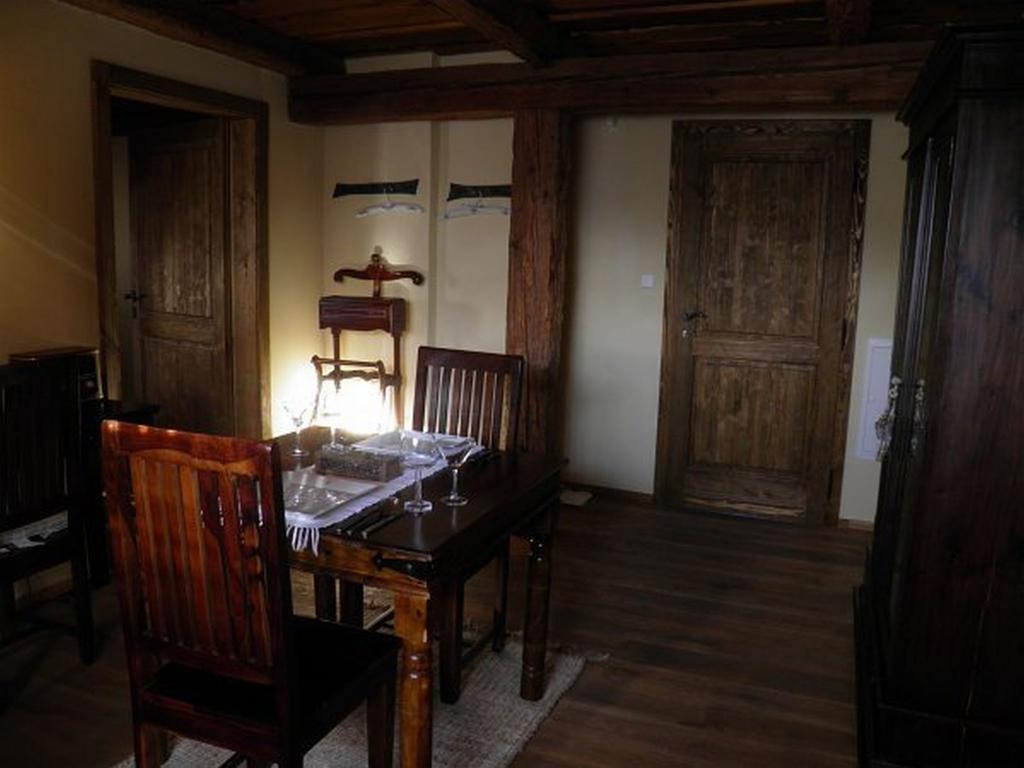 Dvur Olsiny -Hotel And Horse-Riding Karvina Ruang foto
